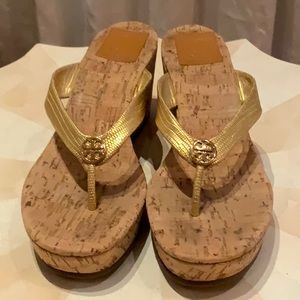 Tory Burch cork wedge thong shoe, gold, size 9.5